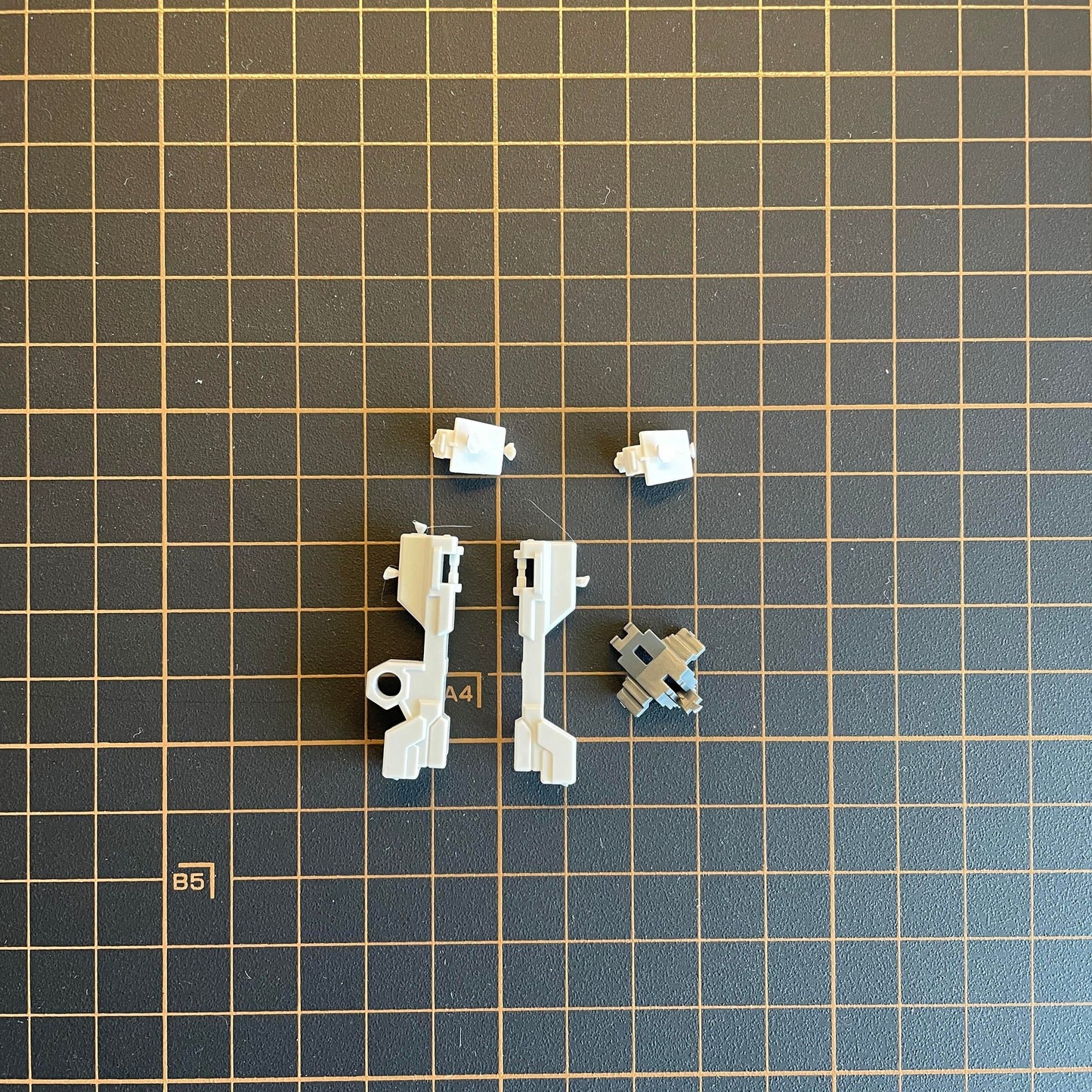 Spare Parts - MG Tallgeese Fluegel RANDOM PIECES LOT